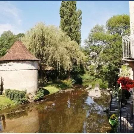 Bed and Breakfast Chez Sarah - L'Escapade Javerlhac-et-la-Chapelle-Saint-Robert Exterior foto