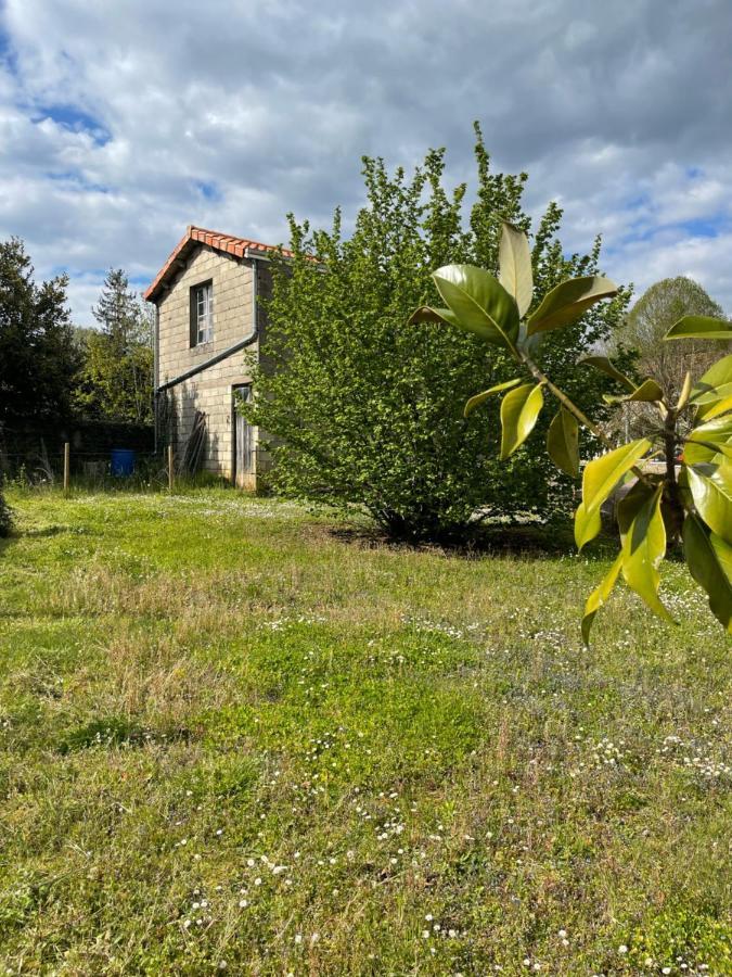 Bed and Breakfast Chez Sarah - L'Escapade Javerlhac-et-la-Chapelle-Saint-Robert Exterior foto