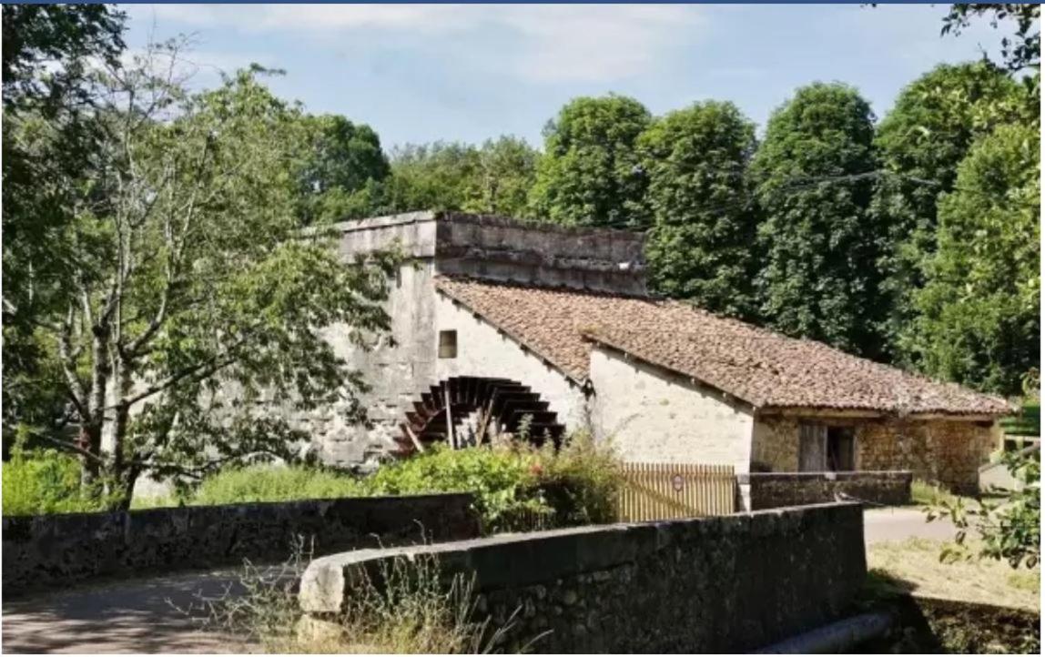 Bed and Breakfast Chez Sarah - L'Escapade Javerlhac-et-la-Chapelle-Saint-Robert Exterior foto