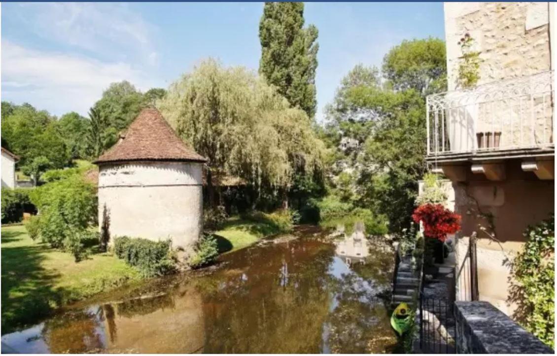 Bed and Breakfast Chez Sarah - L'Escapade Javerlhac-et-la-Chapelle-Saint-Robert Exterior foto